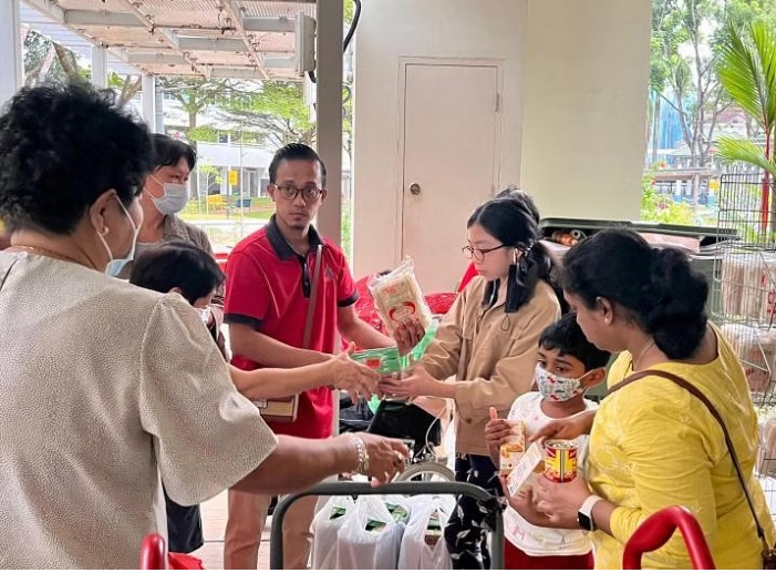 狮城12岁善心女童 筹获逾百万新元扶弱