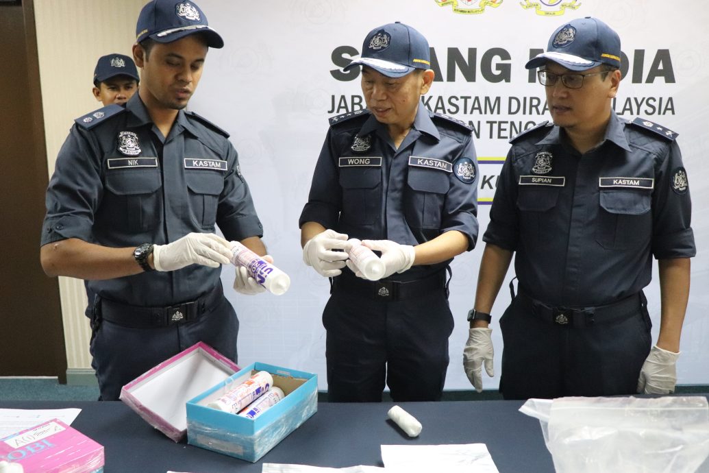 关税局在机场破获走私毒品案