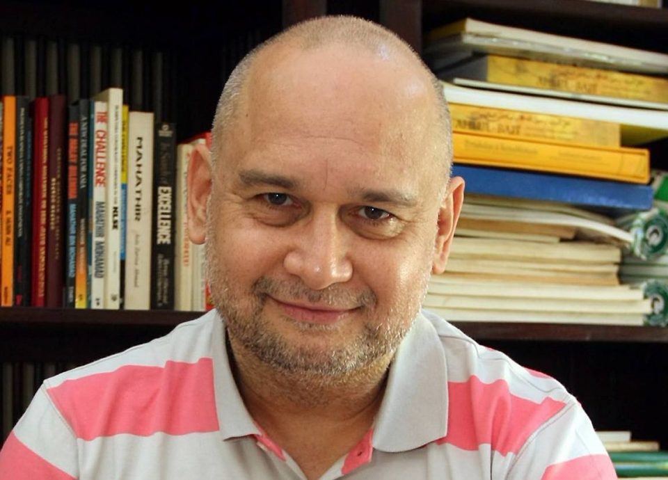 内长向拉惹柏特拉喊话 “别演受害者了 欢迎回国”