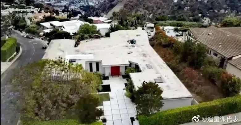 冯小刚遭爆脱手香港豪宅 翻倍赚逾3千万