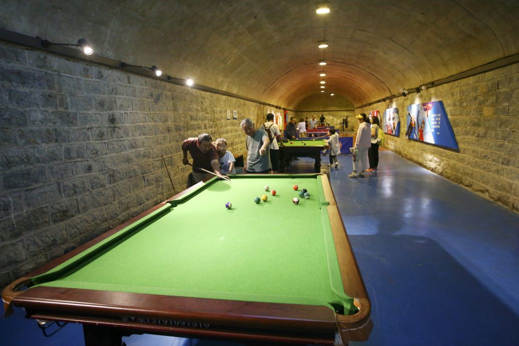 华北高温卷土重来 山东济南开放防空洞避暑中心供纳凉