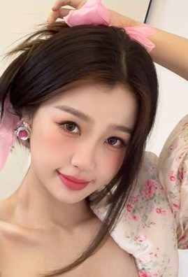 吴建豪爆热恋小17岁虞书欣 网揪铁证粉喊“鬼扯” 