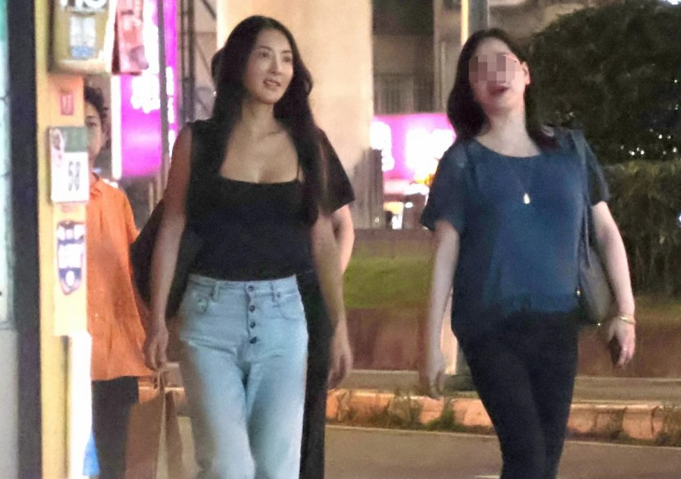 吴速玲火辣约会友人被拍 曝“现阶段享受单身”