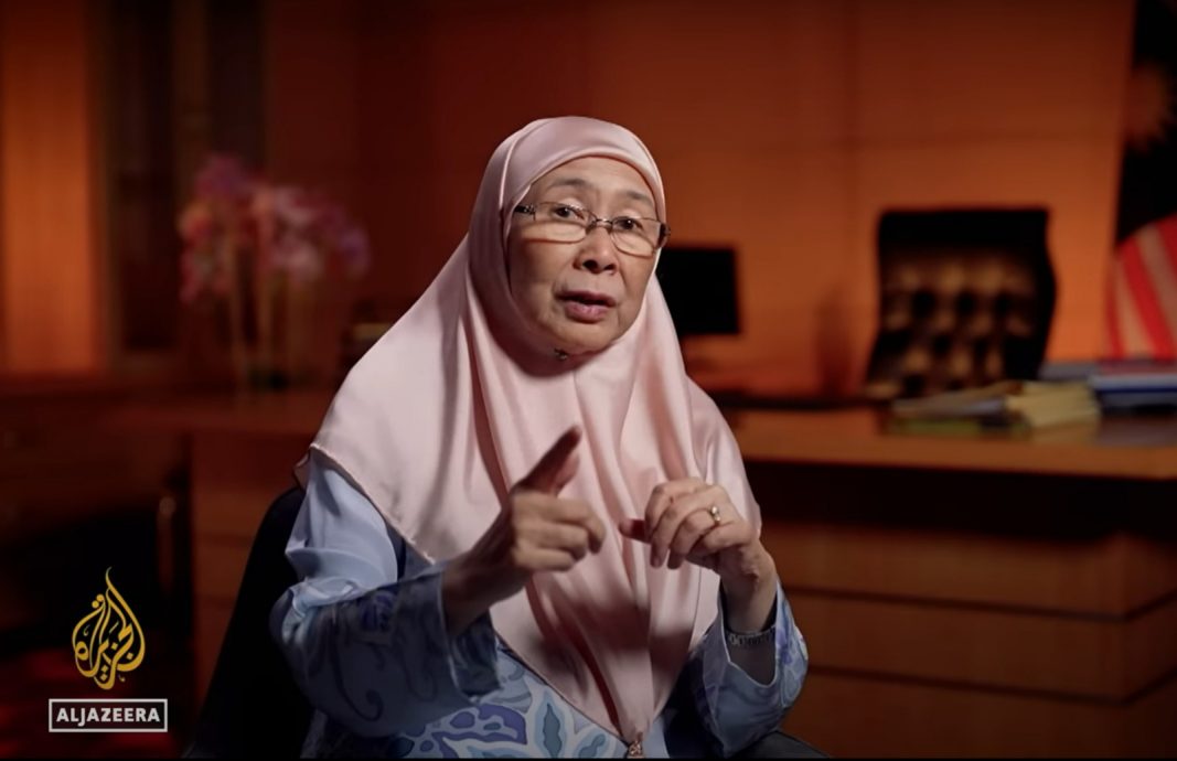 回忆1998年被警方殴打 安华:“以为我会活不下去”