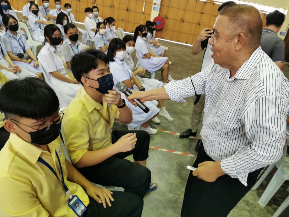 国：本报活动：快乐农耕全国推介礼，新文龙中学132学生了解农业发展