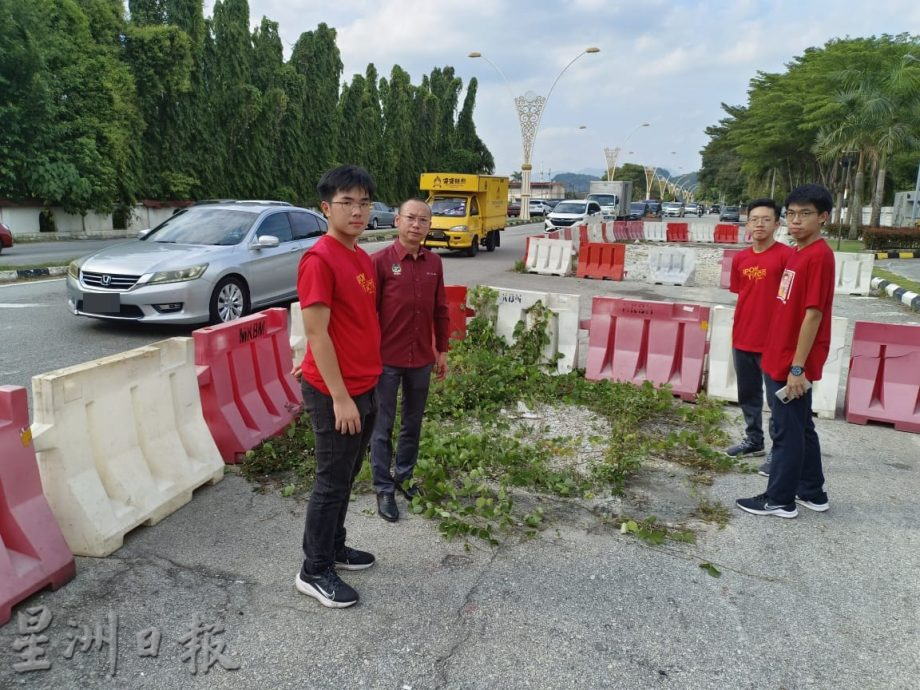 地底施工遇岩石触礁 甲板工程久锁路面长草 