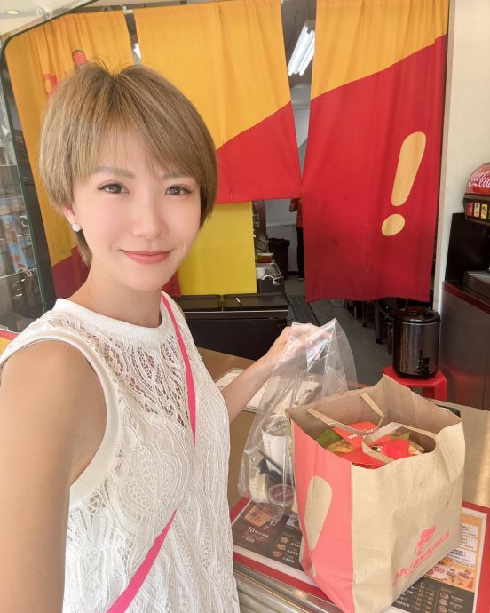 大牙遭性骚后嘟嘴自拍  表情真相11年后揭晓