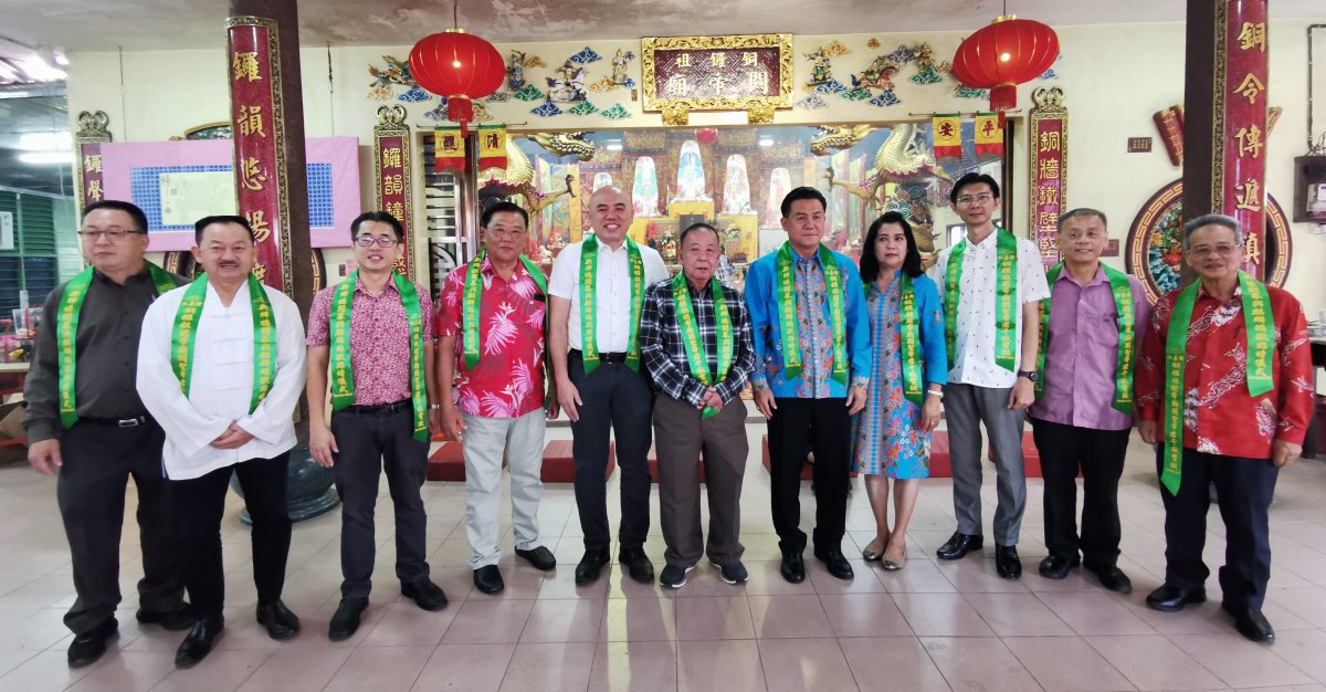 大都会/早报可以做头/仁嘉隆铜锣庙牌楼，举行开幕大典