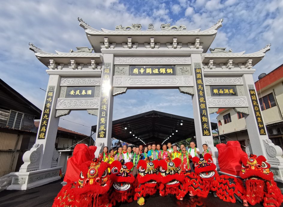 大都会/早报可以做头/仁嘉隆铜锣庙牌楼，举行开幕大典