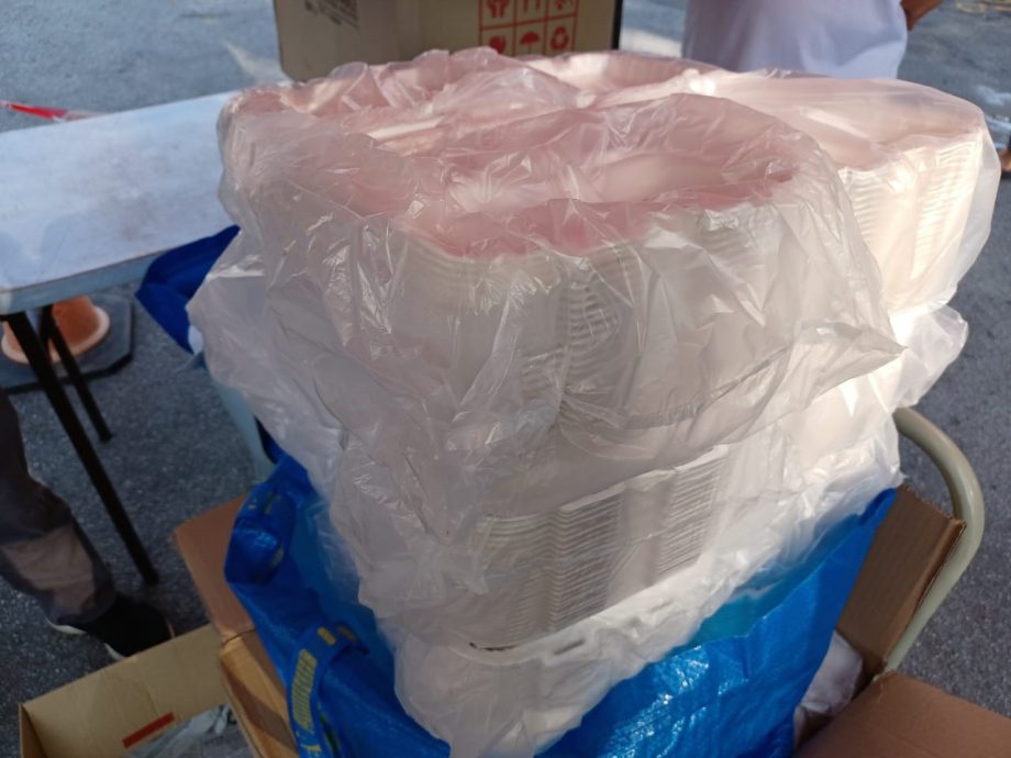 大都会//早报头/许来贤,雪州征收塑料袋费用逐年增加,州政府将于明年再检讨该政策