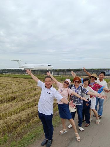 大都会/适耕庄“飞机”吸引旅客打卡 小贩看中商机