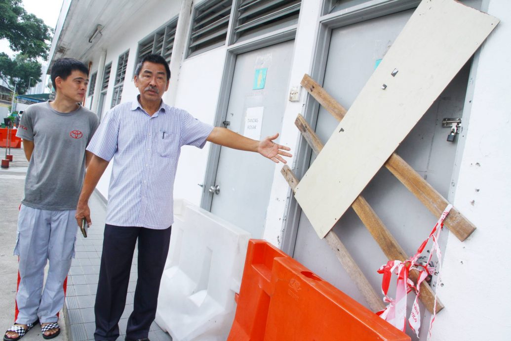 大都会:余保凭-油站厕所故障带来不便