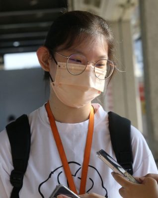 大都会/ME03头/搭公交或无需戴口罩,民众不赞同“脱罩”