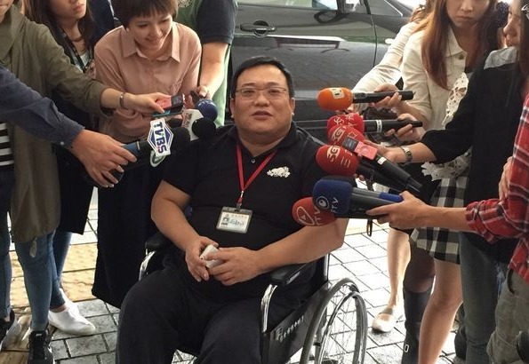 女导演3619字控“性骚”:偶尔让我任性一下 洪智坤凌晨道歉