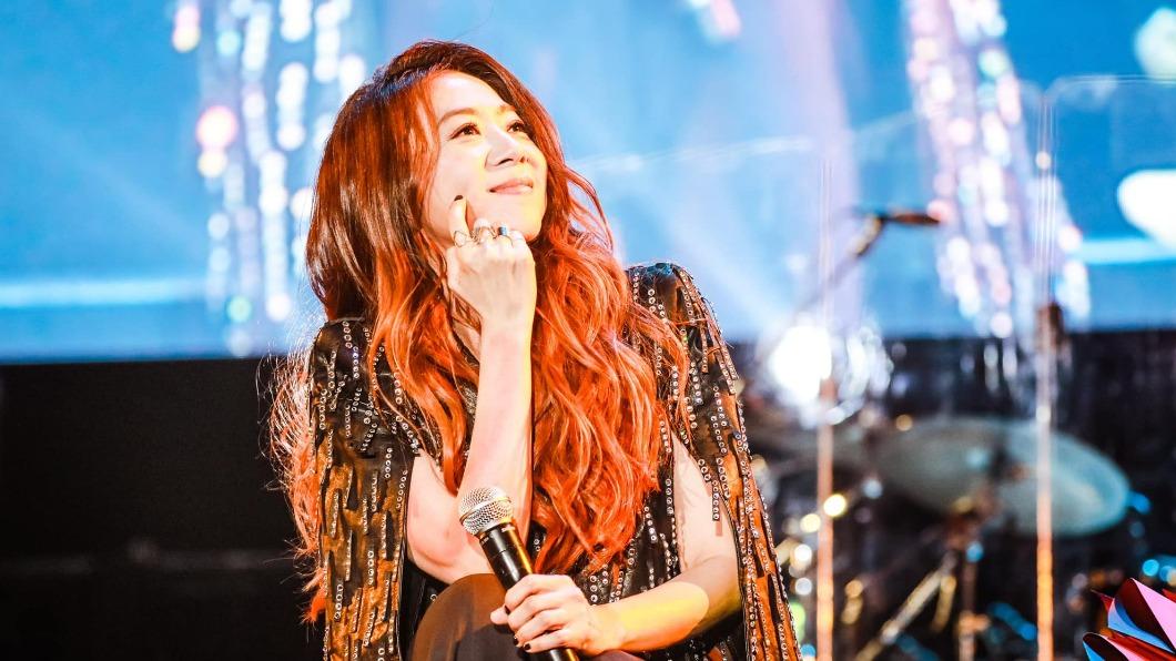 女神形象黑化|陈绮贞全面反击喊告 要锺成虎道歉1动划清界