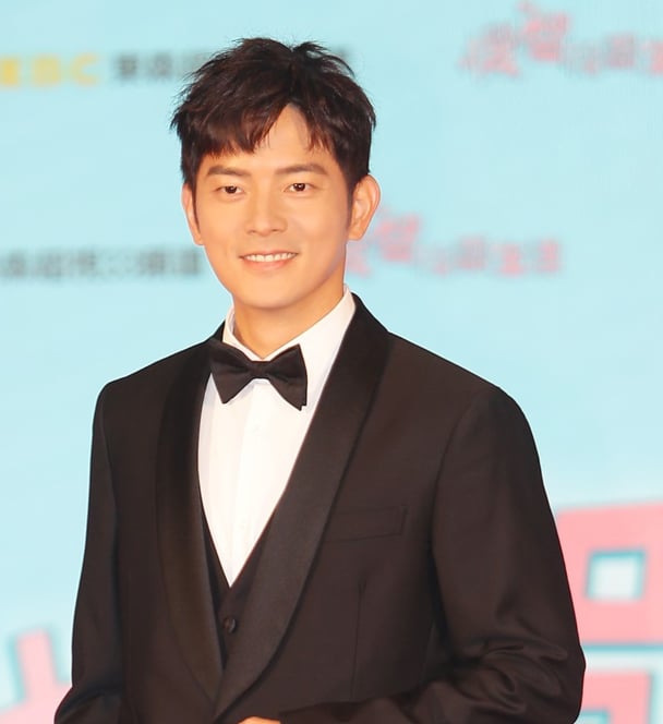 宥胜伸狼爪老婆正怀二胎 传讯受害人曝曾被性侵“卖惨”