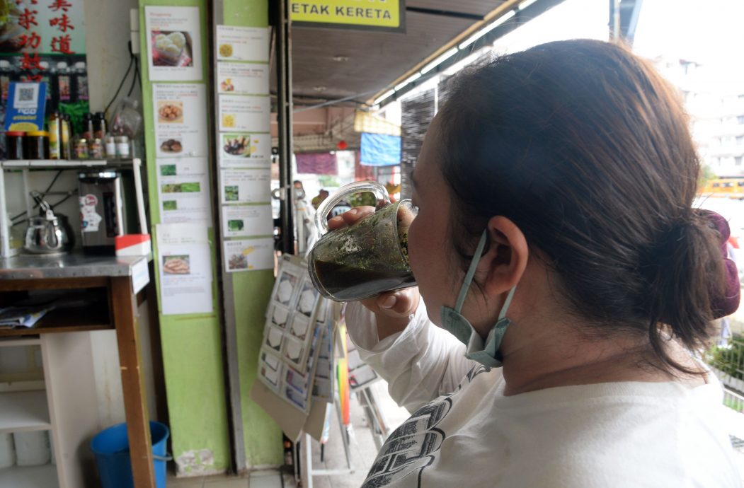 封面-大都会/天气热+榴梿季节驾到,凉茶热卖/10图
