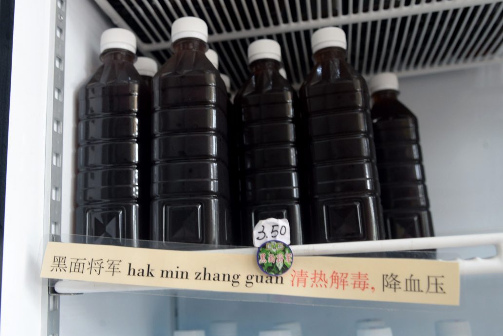 封面-大都会/天气热+榴梿季节驾到,凉茶热卖/10图