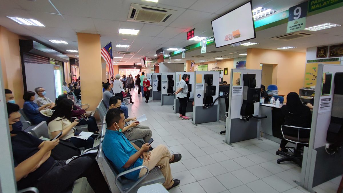 封面-大都会:走访移民局人潮/6图