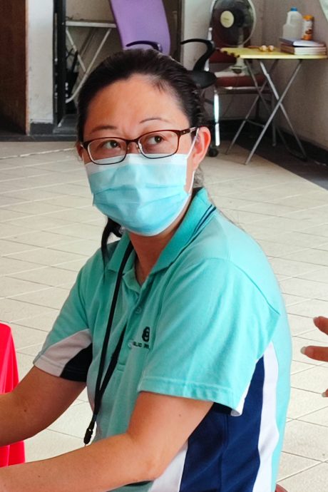 封面-大都会:走访移民局人潮/6图