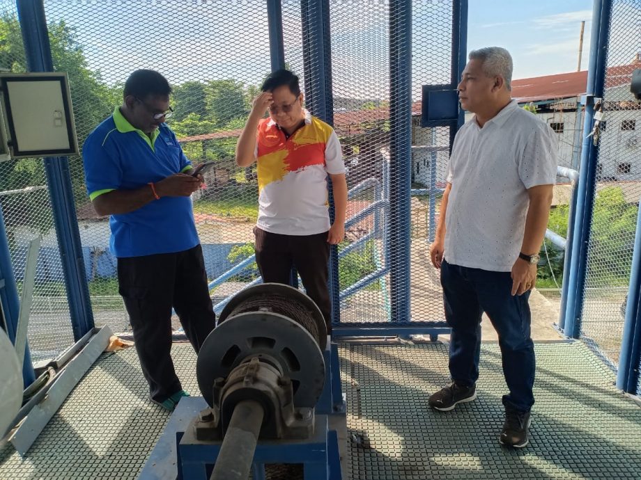 封面主文-大都会/班村巴板路水闸电缆被偷致失灵一天/7图