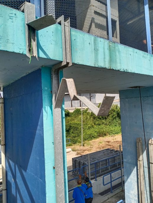 封面主文-大都会/班村巴板路水闸电缆被偷致失灵一天/7图