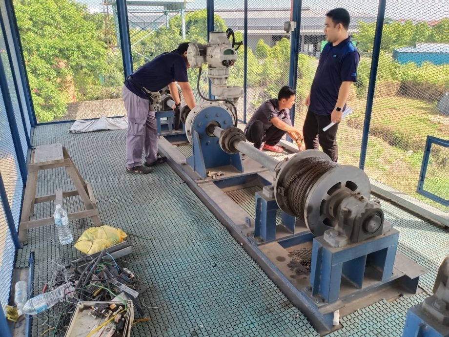 封面主文-大都会/班村巴板路水闸电缆被偷致失灵一天/7图