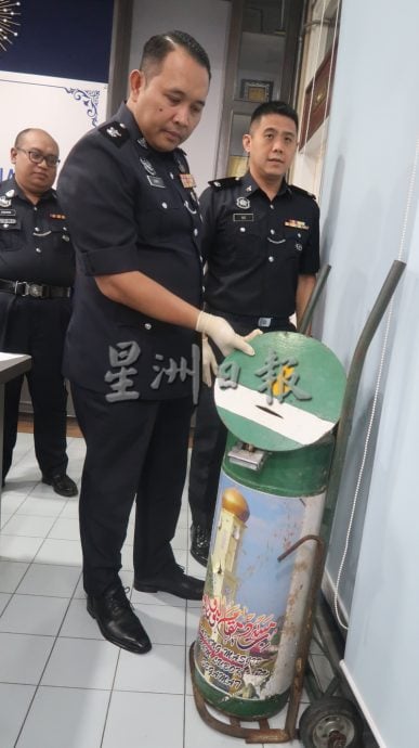 **已签发**柔︰窃清真寺和自助洗衣机钱箱，2男租车越州干案被捕