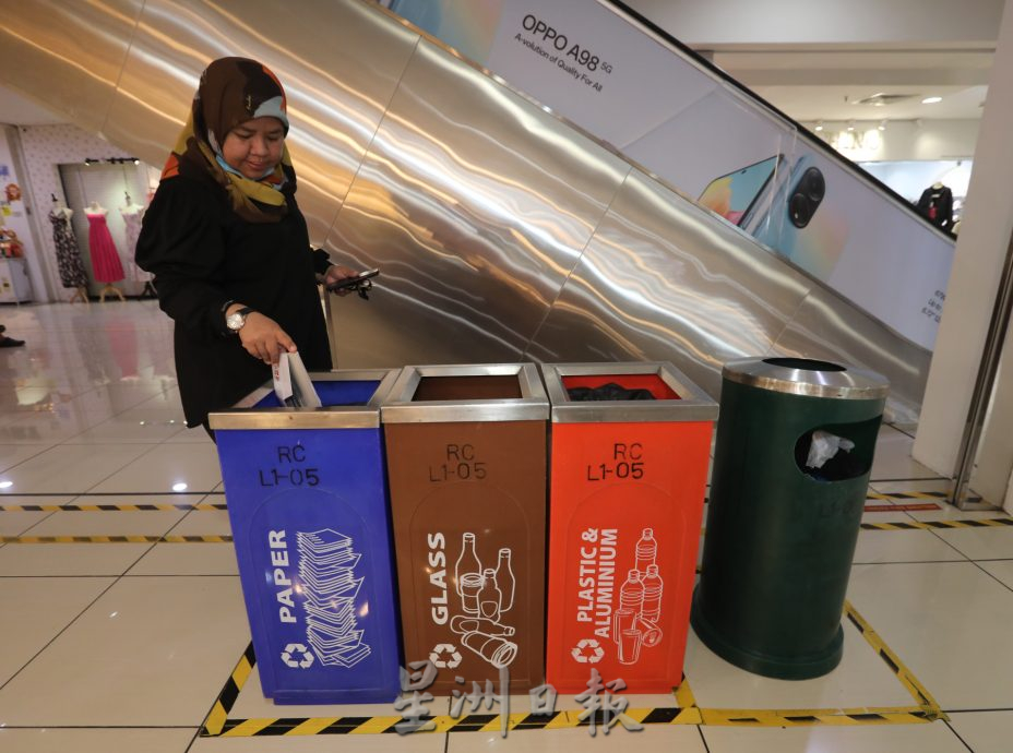 **已签发**柔:封面:【特稿】:垃圾分类意识虽提升,发展空间仍待加强