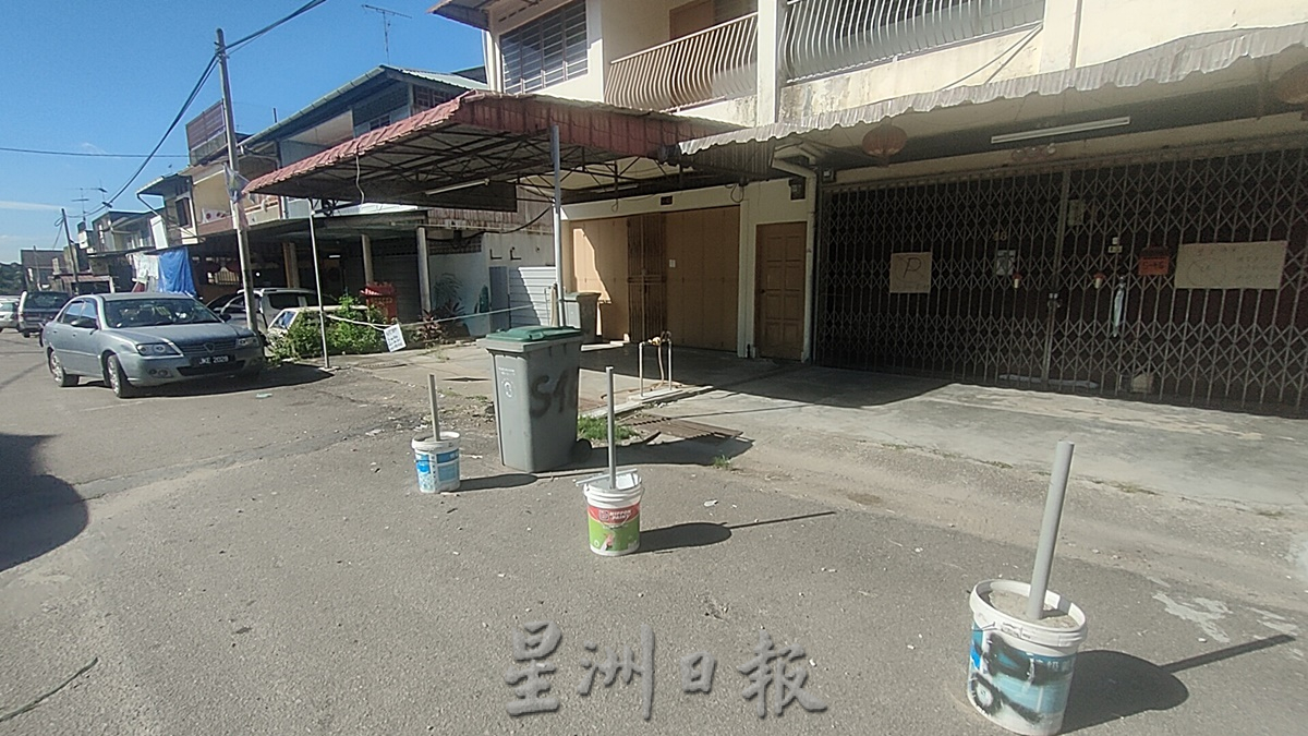 **已签发**柔：封面：主文：【特稿】：旅巴带客游沙威却也扰民，村民：欢迎旅客，但促司机关注交通及污染问题