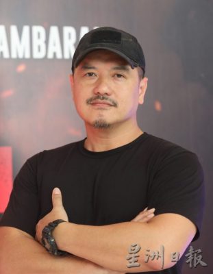 **已签发**柔:封面:致敬消拯英雄,《Legasi Wira Merah》50%场景依斯干达大马影城拍摄