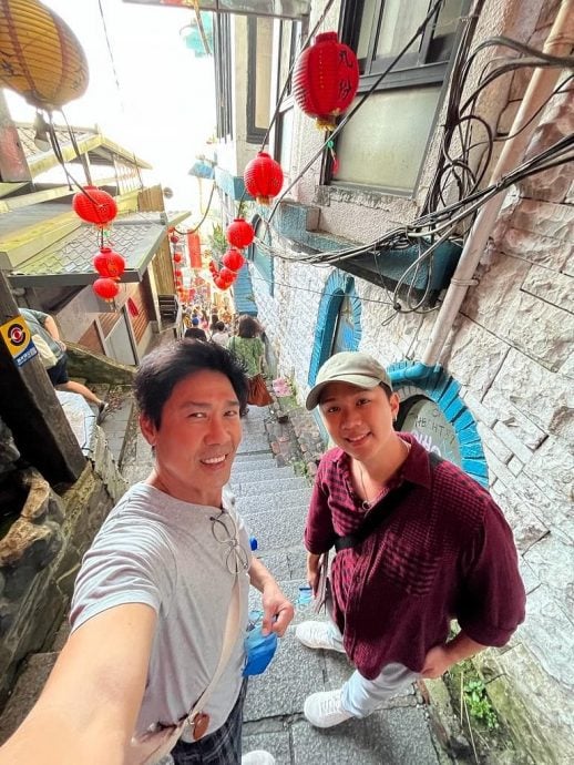 *已签发*柔:狮城二三事:父子游台最大收获 陈之财:“红豆冰”