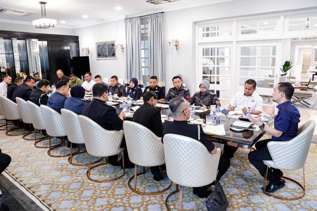**已签发**柔:第三版头条:已有数项建议,柔大臣与2关卡大厦管理层商讨交替通道可行性