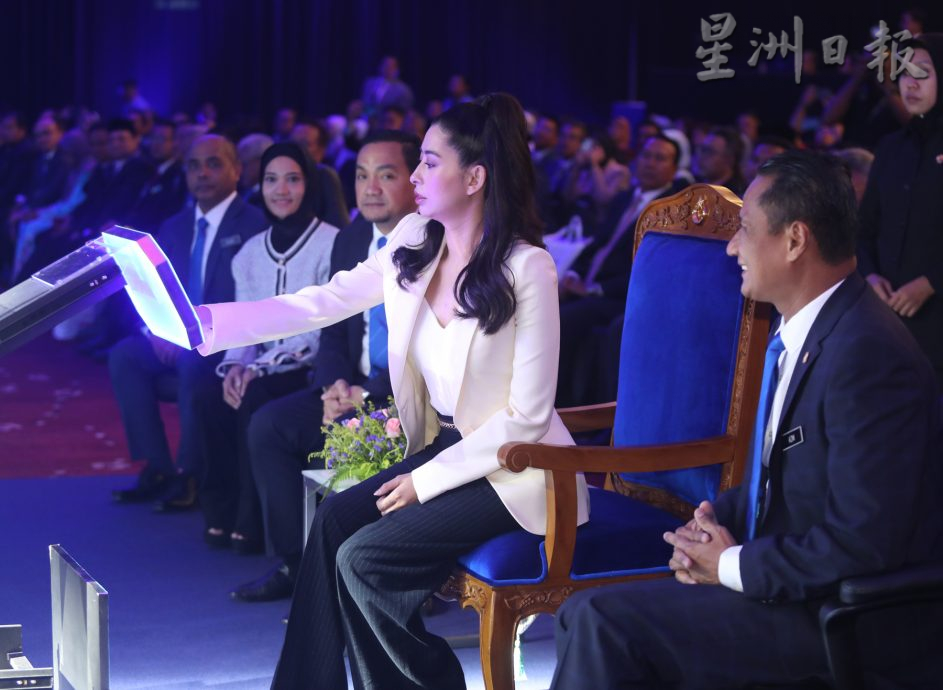 **已签发**柔:第三版头条:推介智慧城市蓝图,柔冀2030成智慧城市