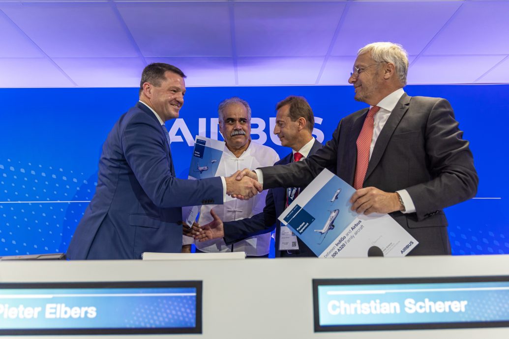 巴黎航展强势回归 空巴首日收获破纪录订单