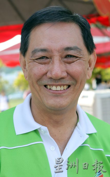 应对热天气运动会 深斋中学增冷风机风扇