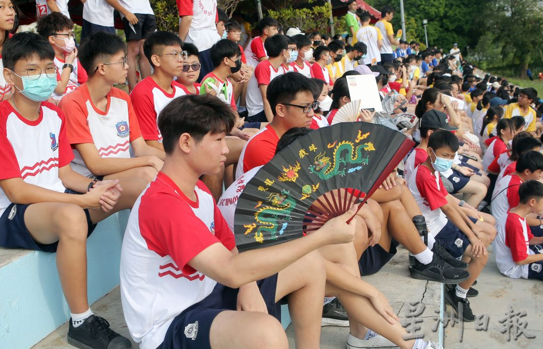 应对热天气运动会 深斋中学增冷风机风扇 