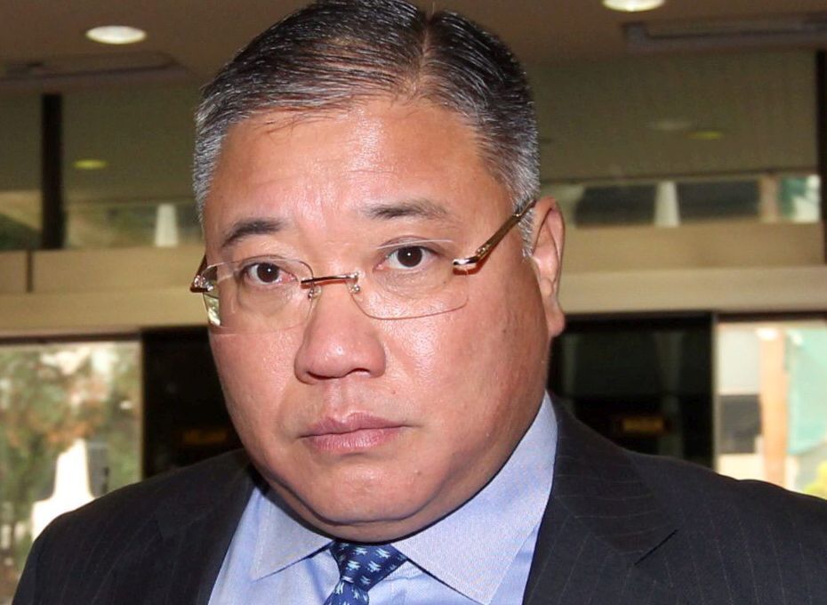 张庆信长文轰移民官员揭内幕 “自订江湖规矩、看人下菜”