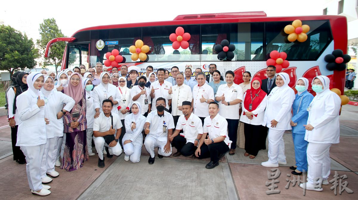 怡中央医院捐血医药局新巴士 621首航 流动性宣传捐血