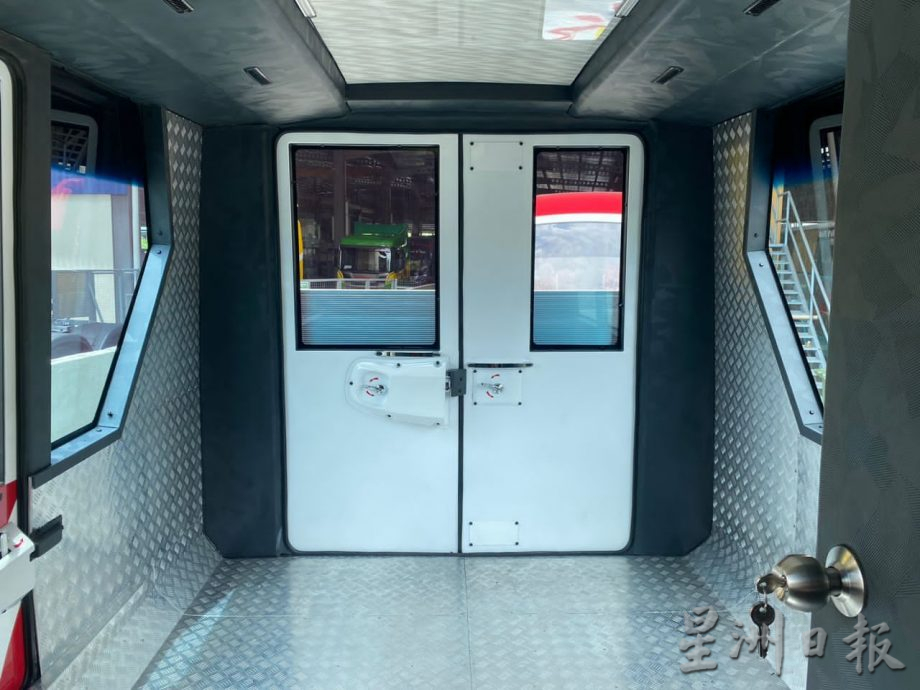 怡中央医院捐血医药局新巴士 621首航 流动性宣传捐血