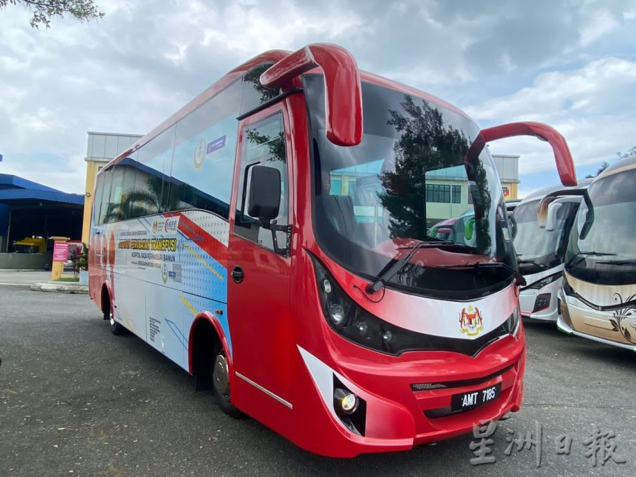 怡中央医院捐血医药局新巴士 621首航 流动性宣传捐血