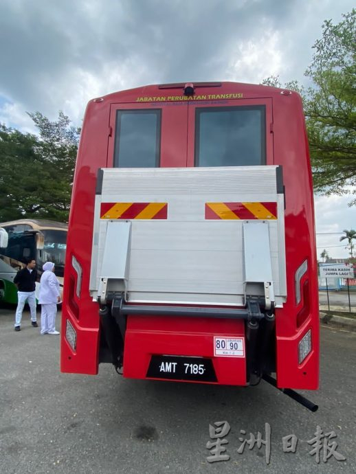 怡中央医院捐血医药局新巴士 621首航 流动性宣传捐血