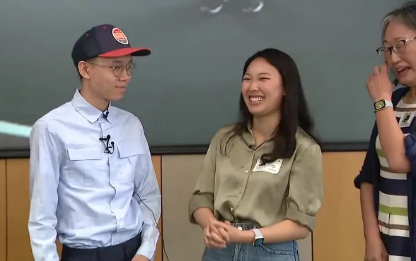 患白血病获捐髓重生 17岁少年喜遇救命恩人“我可以抱抱你吗？”