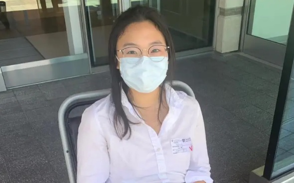 患白血病获捐髓重生 17岁少年喜遇救命恩人“我可以抱抱你吗？”