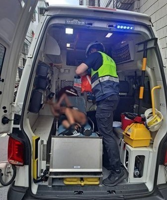 情侣吵架男引爆瓦斯 无辜邻居送院不治