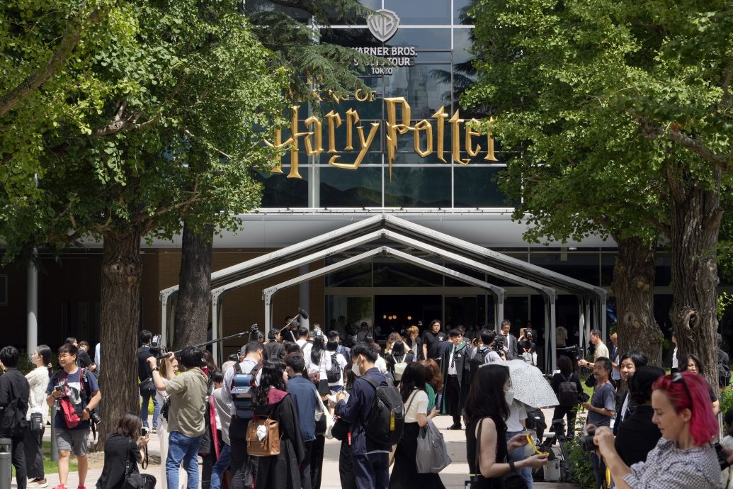拼盘 走进魔法世界 东京哈利波特主题公园开门迎客