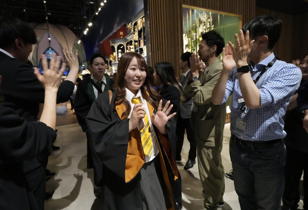 拼盘 走进魔法世界 东京哈利波特主题公园开门迎客