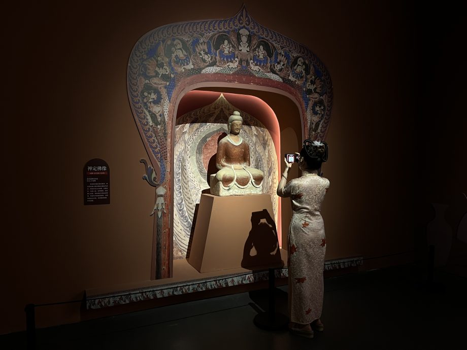 拼盘 每日一展/瓷画邂逅敦煌壁画 江西“博物馆奇妙夜”演绎“釉见敦煌”