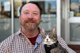 拼盘/男子患创伤后压力症 获宠物猫助克服障碍