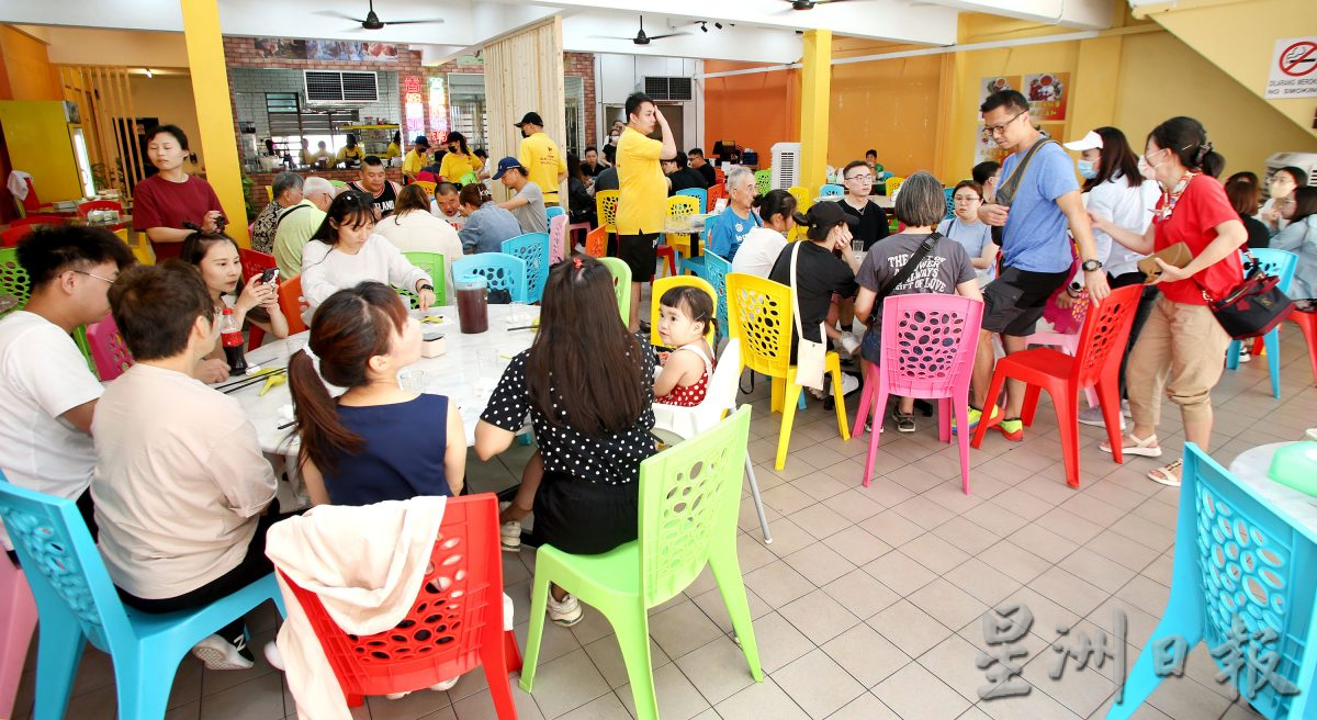 搭上怡保美食列车 芽菜鸡店如雨后春笋林立